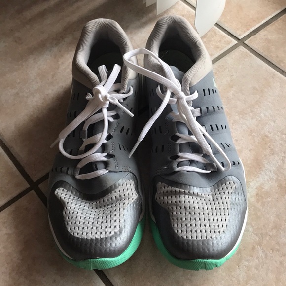 New Charger Under Armour shoes - Picture 3 of 4